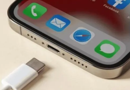 凌云苹果15维修分享iPhone15改USB-C接口后能和安卓用户互借充电器吗 